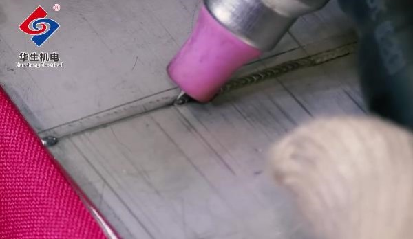 HS-ADS02智能精密冷焊機(jī)1.0不銹鋼板連續(xù)焊接演示